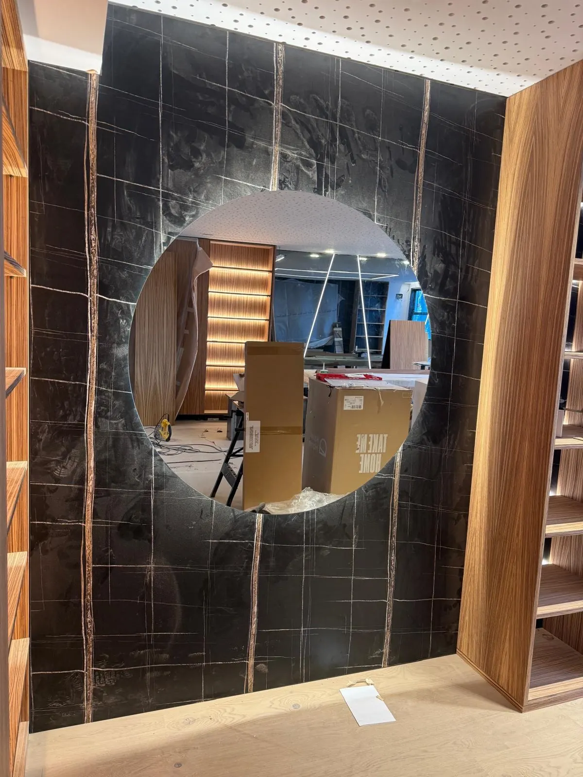 Baño de mármol de una villa de lujo en la Costa Blanca